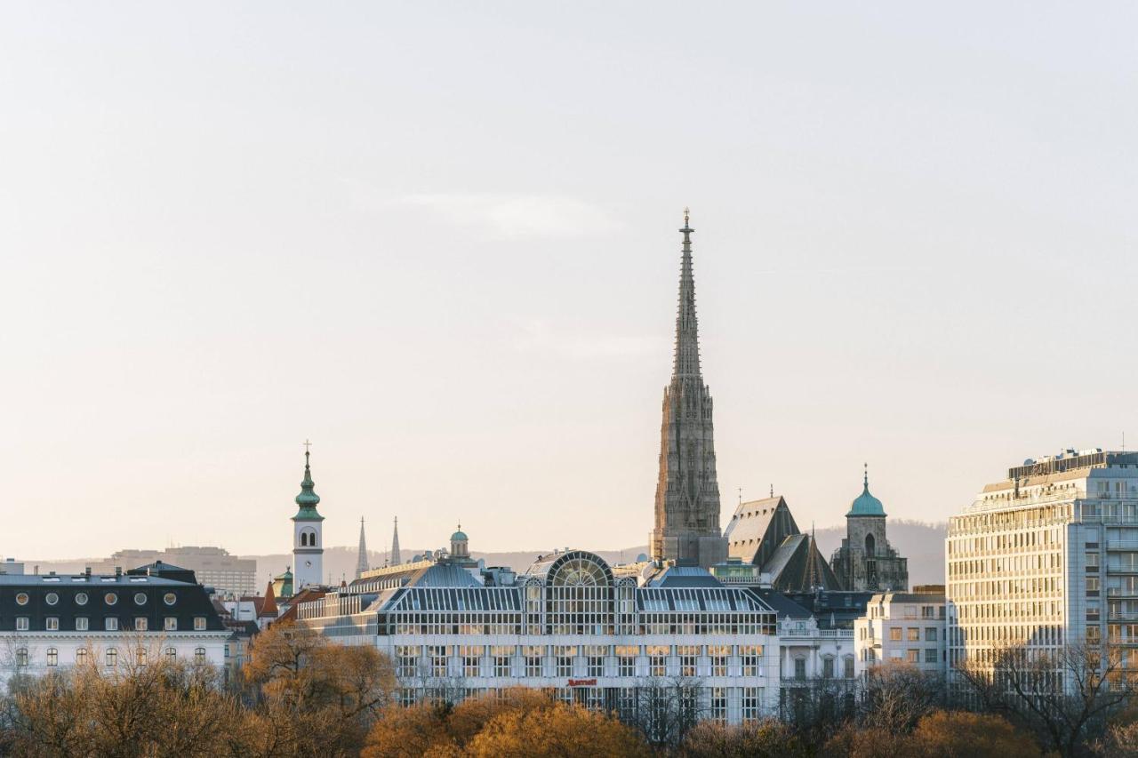 ウィーン マリオット ホテル エクステリア 写真 Salzburg Cathedral