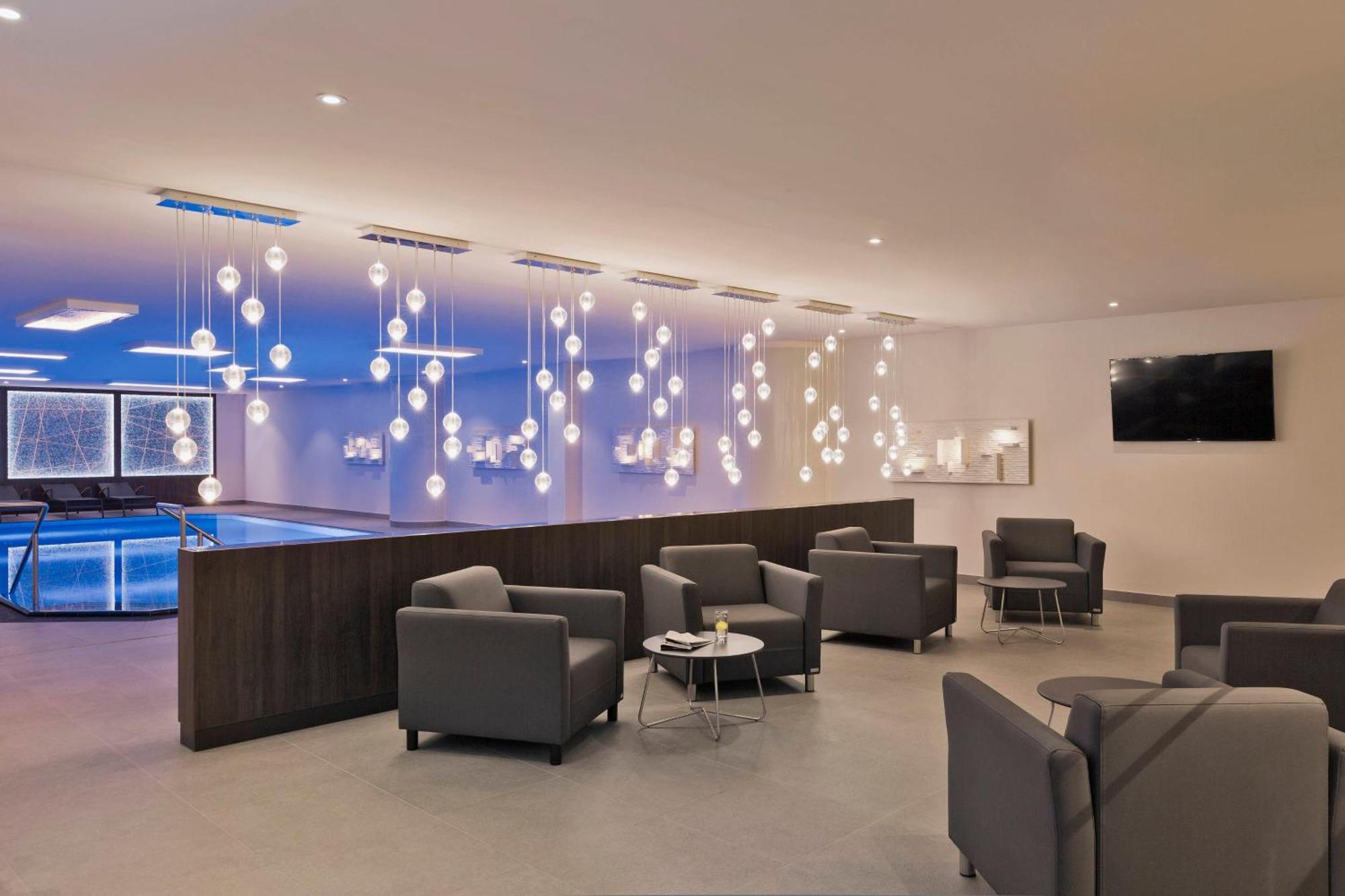 ウィーン マリオット ホテル エクステリア 写真 The lounge at the airport